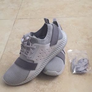 Under Armour Sneakers